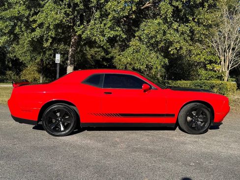 Used 2020 Dodge Challenger SXT image 7