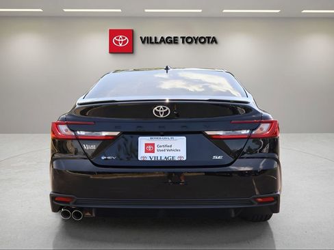 Used 2026 Toyota Camry SE FWD image 4