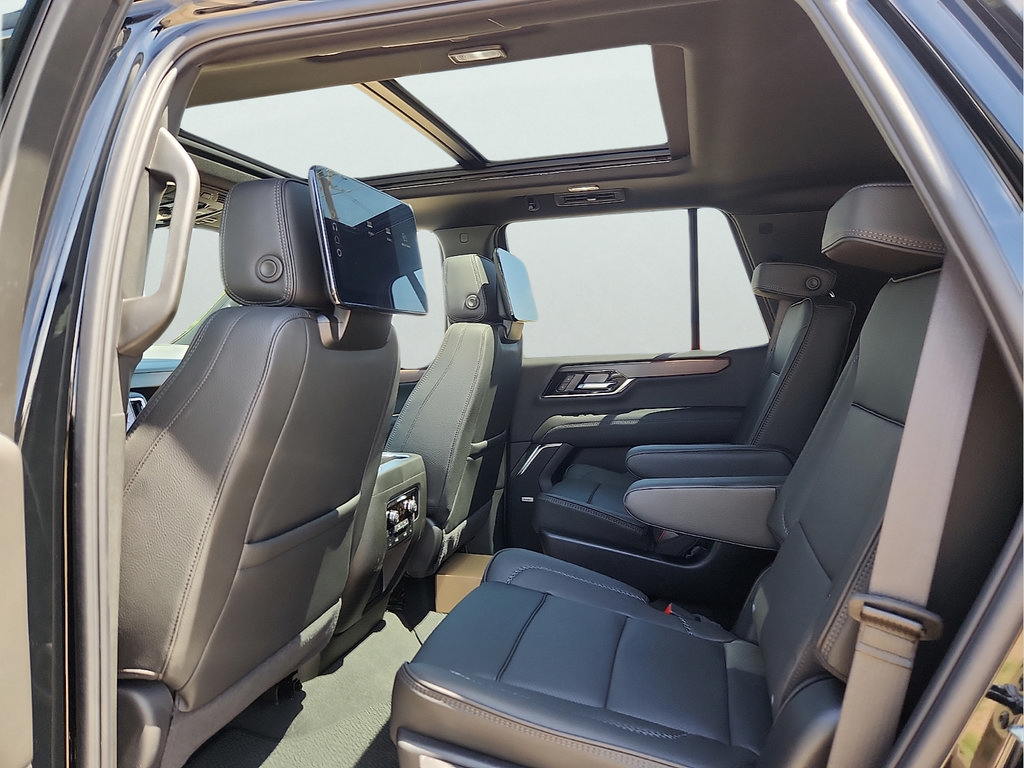 New 2026 GMC Yukon Denali w/ Denali Reserve Package AWD/4WD image 15