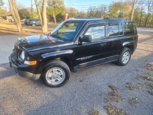 Used 2016 Jeep Patriot Sport w/ Power Value Group image 3