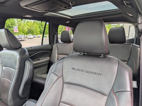 Used 2021 Honda Pilot Black Edition image 12