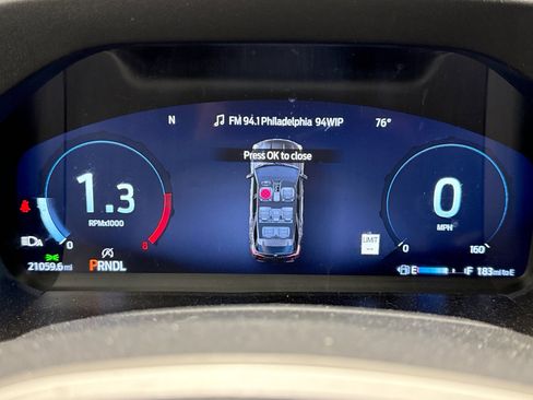 Used 2025 Ford Explorer Active AWD/4WD image 9