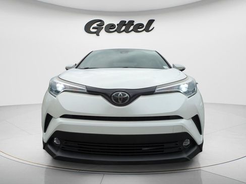 Used 2019 Toyota C-HR Limited FWD image 2