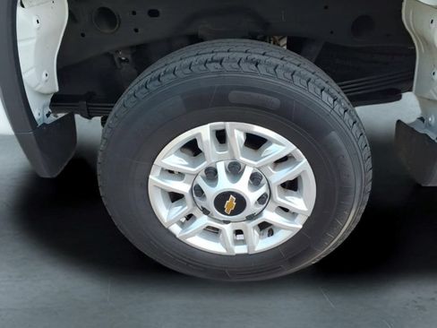 Used 2024 Chevrolet Silverado 2500 LT AWD/4WD image 13