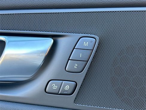 New 2026 Volvo XC60 B5 Plus w/ Protection Package Premier image 22