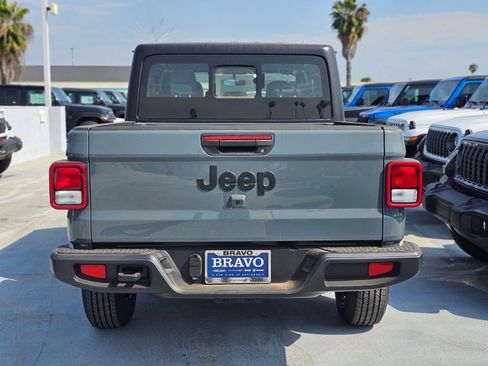 New 2026 Jeep Gladiator Sport AWD/4WD image 6