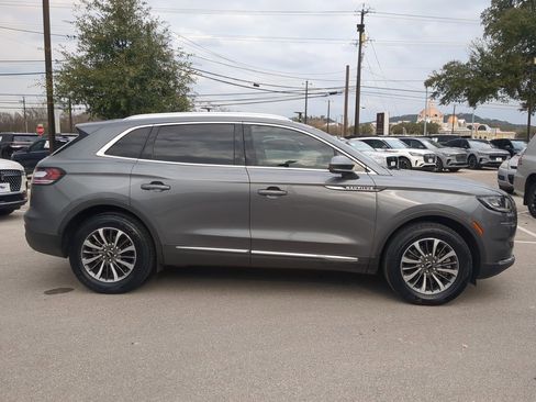 Used 2023 Lincoln Nautilus FWD w/ Premium Package image 2