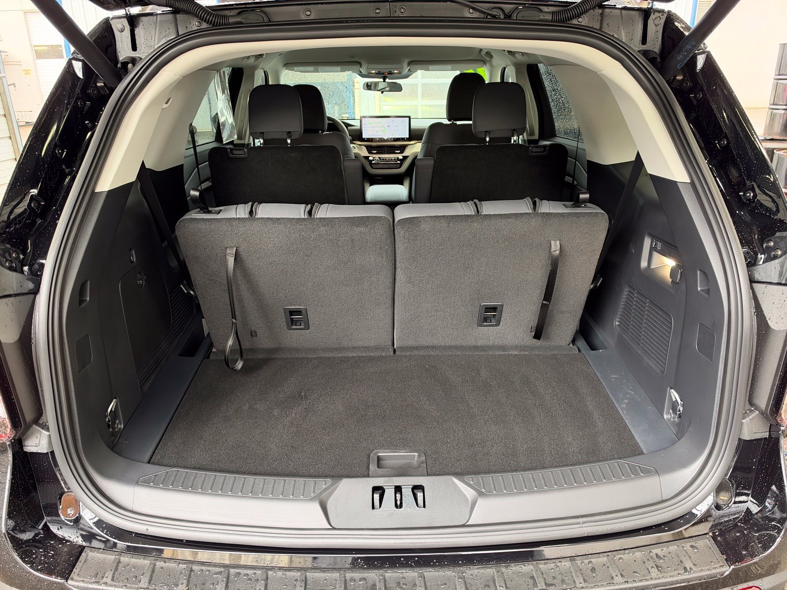 Used 2026 Ford Explorer Active AWD/4WD image 7