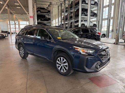 Used 2024 Subaru Outback Premium AWD/4WD image 1
