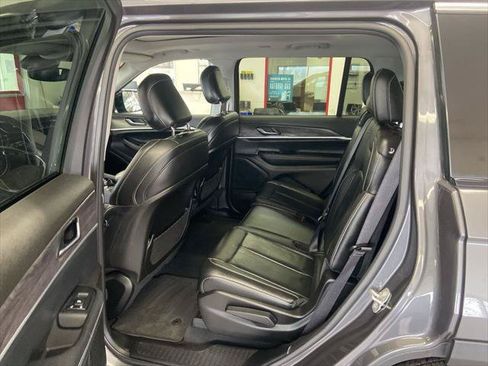 Certified 2023 Jeep Grand Cherokee L Limited AWD/4WD image 9