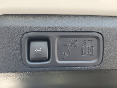 Used 2024 Ford Expedition Max Platinum image 11