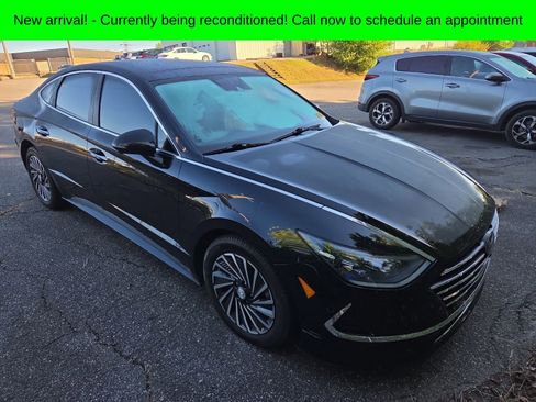 Used 2023 Hyundai Sonata Limited w/ Cargo Package FWD image 2