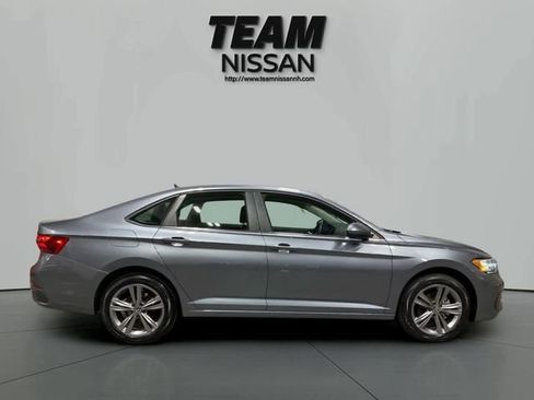 Used 2022 Volkswagen Jetta SE image 8