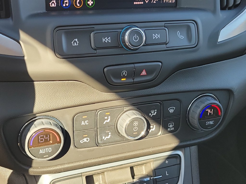 Used 2024 GMC Terrain SLE w/ Driver Convenience Package FWD image 28