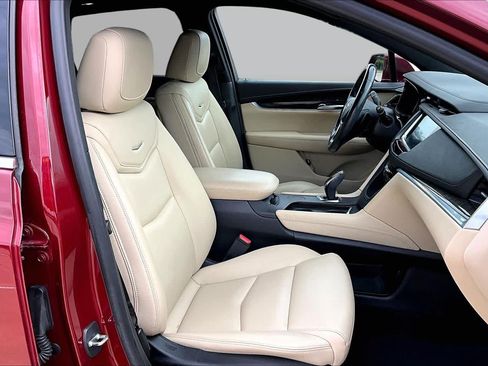 Used 2018 Cadillac XT5 FWD image 9