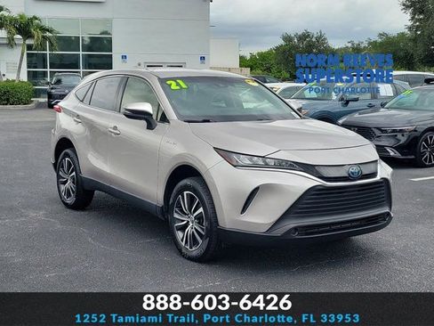 Used 2021 Toyota Venza LE AWD/4WD image 1