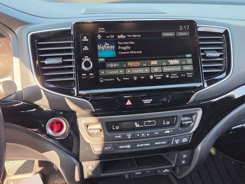 Used 2024 Honda Ridgeline Black Edition image 17