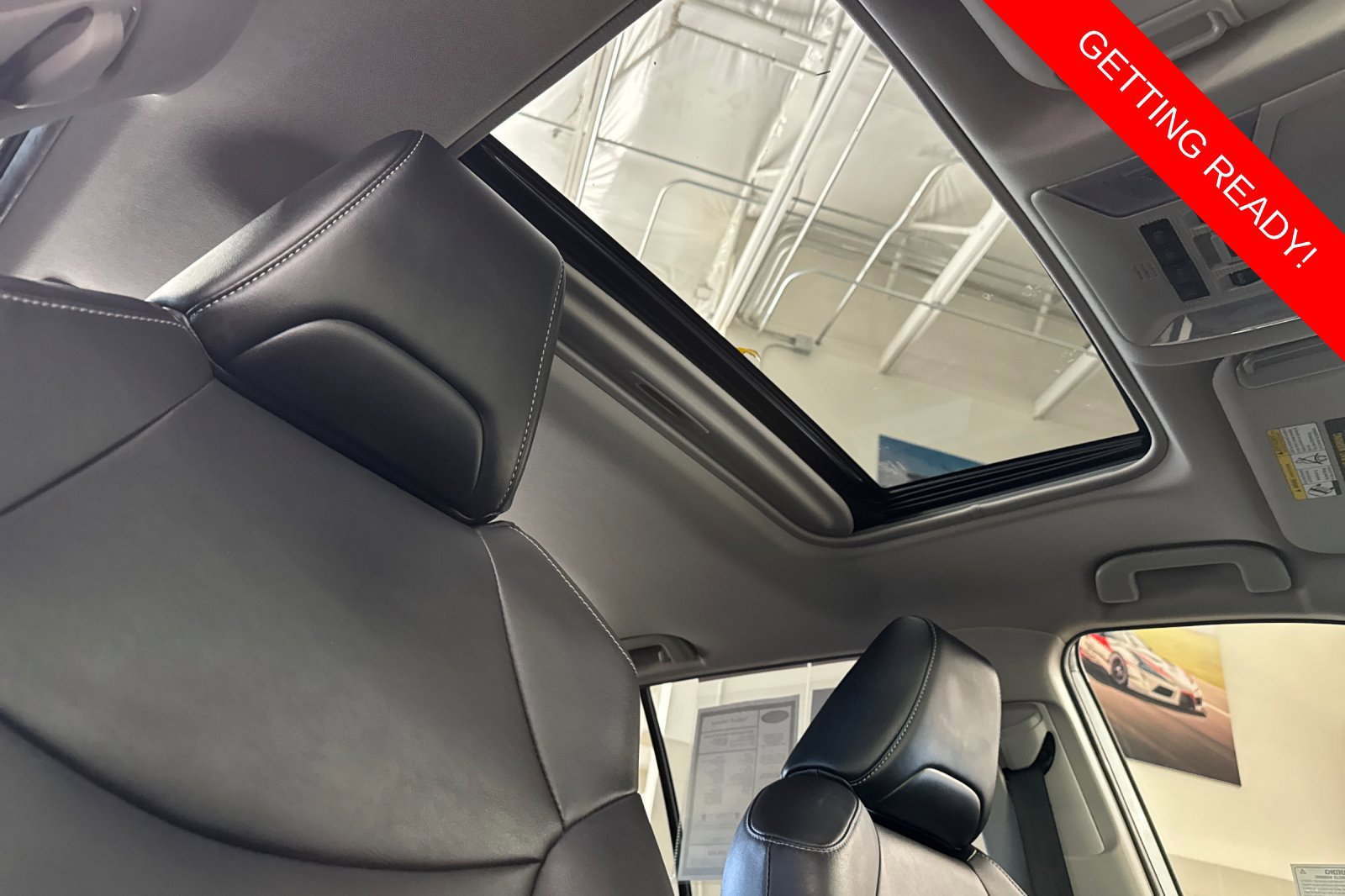 Used 2022 Toyota RAV4 XLE Premium AWD/4WD image 19