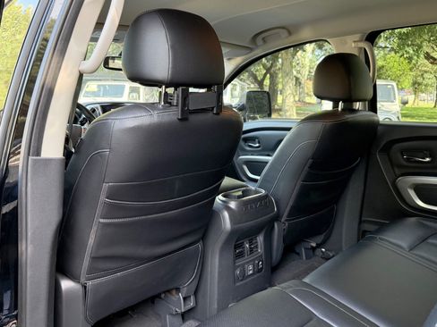 Used 2021 Nissan Titan SV w/ SV Convenience Package AWD/4WD image 18