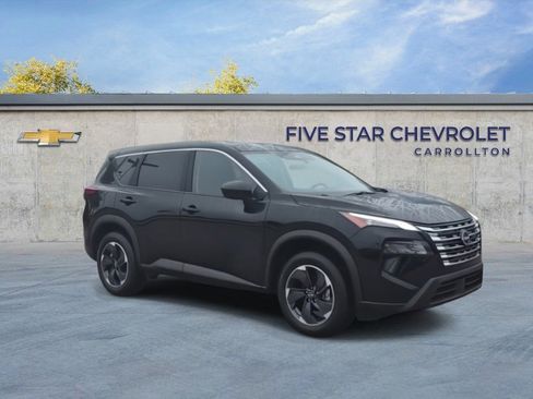Used 2025 Nissan Rogue SV AWD/4WD image 2