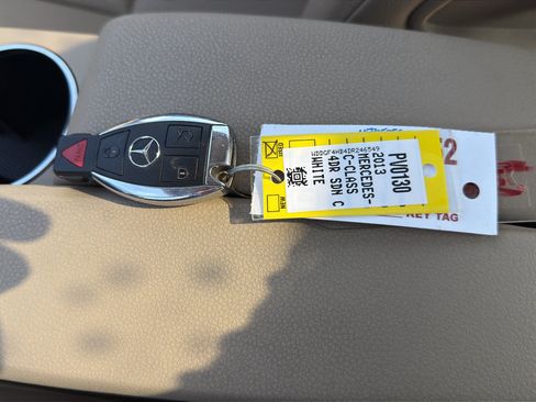Used 2013 Mercedes-Benz C 250 Sedan image 15