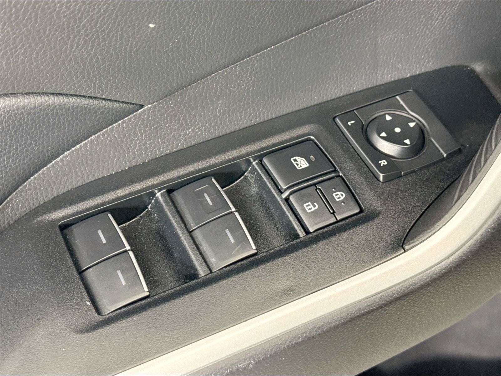 Certified 2025 Toyota RAV4 XLE FWD image 25