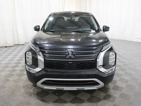 Used 2022 Mitsubishi Outlander SE image 36