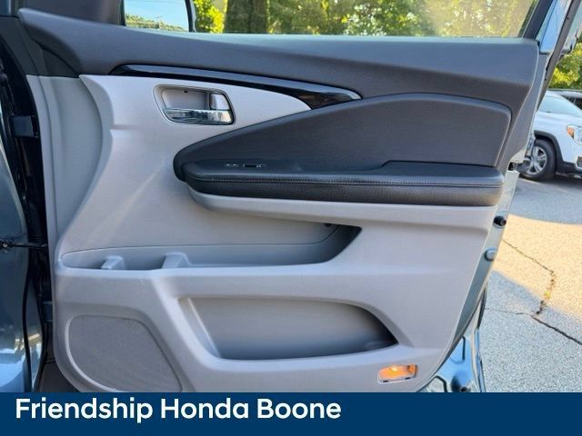 Used 2017 Honda Pilot Touring image 49