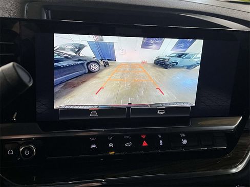 Used 2023 GMC Sierra 1500 Elevation image 23