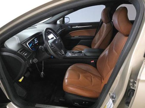 Used 2019 Ford Fusion Titanium FWD image 7