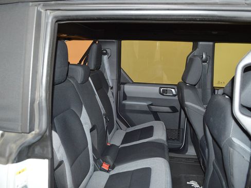Used 2022 Ford Bronco Big Bend w/ Sasquatch Package AWD/4WD image 12