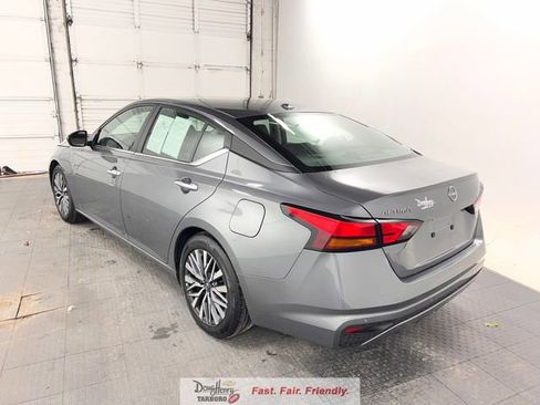 Used 2025 Nissan Altima 2.5 SV FWD image 7