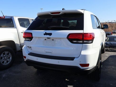 Used 2019 Jeep Grand Cherokee Laredo image 18