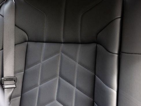 Used 2024 BMW 760i xDrive w/ Premium Package 2 image 41