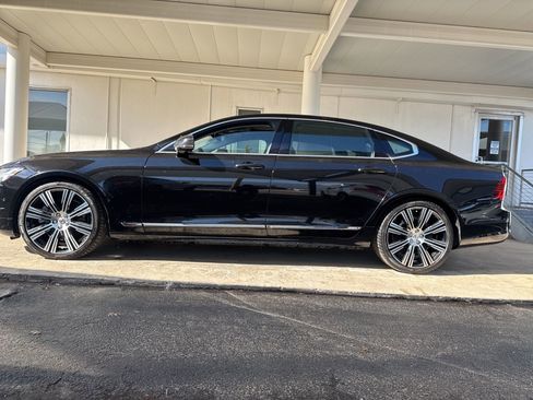 Used 2023 Volvo S90 B6 Plus image 2