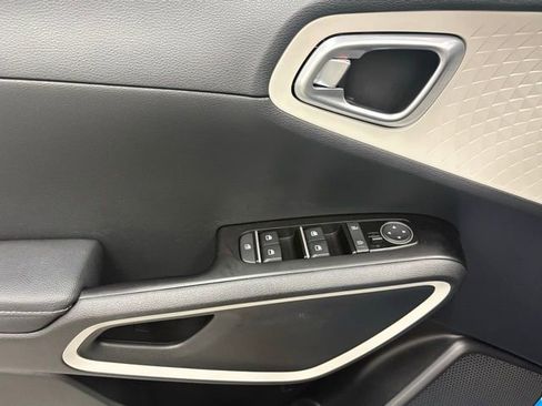 Used 2023 Kia Soul GT-Line FWD image 10