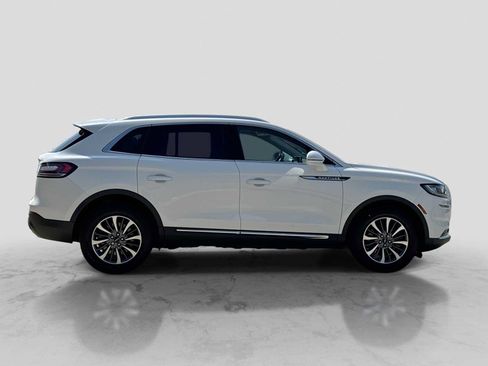 Used 2023 Lincoln Nautilus AWD w/ Premium Package image 7