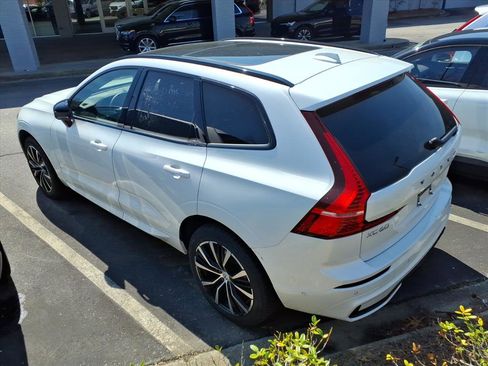 Used 2025 Volvo XC60 B5 Plus image 5