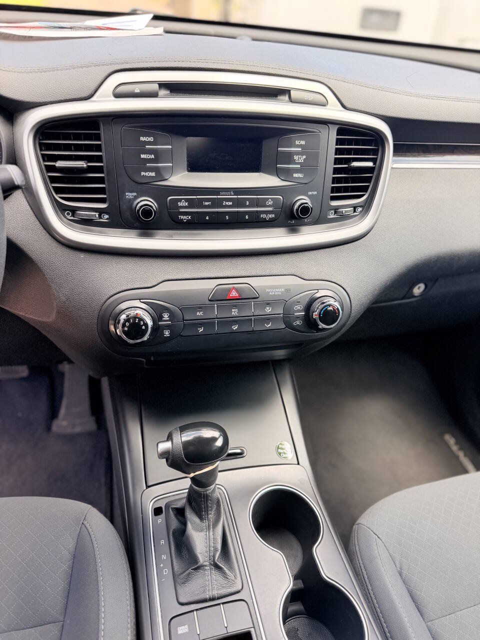 Used 2017 Kia Sorento L FWD image 23