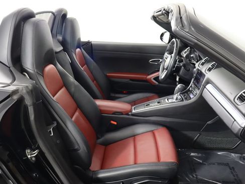 Used 2019 Porsche 718 Boxster RWD image 19