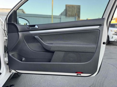Used 2009 Volkswagen GTI 2-Door image 27