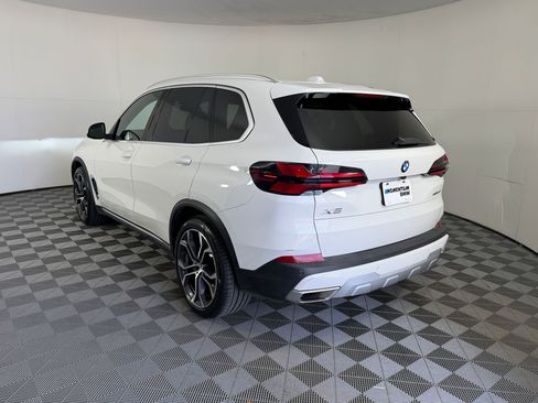 Certified 2024 BMW X5 xDrive40i w/ Premium Package AWD/4WD image 3
