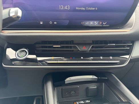 Used 2024 Buick Envision Sport Touring image 21