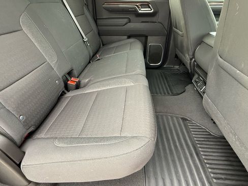 Used 2024 Chevrolet Silverado 1500 LT image 11