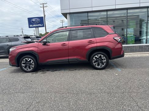 Used 2025 Subaru Forester Premium AWD/4WD image 7