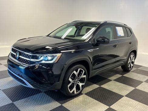 Certified 2023 Volkswagen Taos SEL AWD/4WD image 3