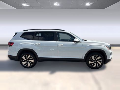 Used 2024 Volkswagen Atlas SE image 8