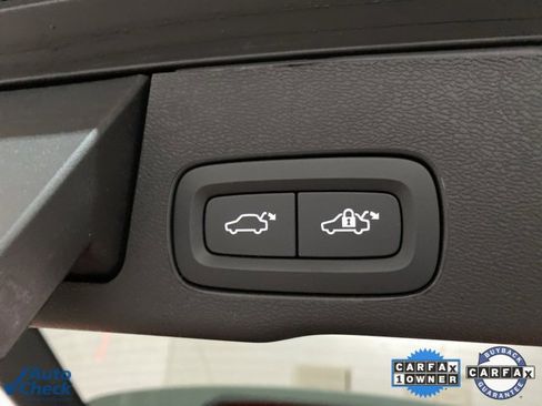 Used 2025 Volvo XC60 B5 Plus image 9