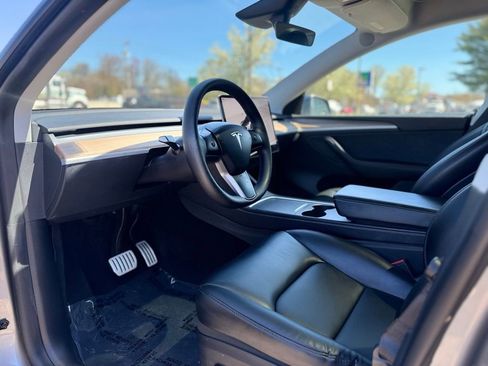 Used 2024 Tesla Model Y Performance AWD/4WD image 15