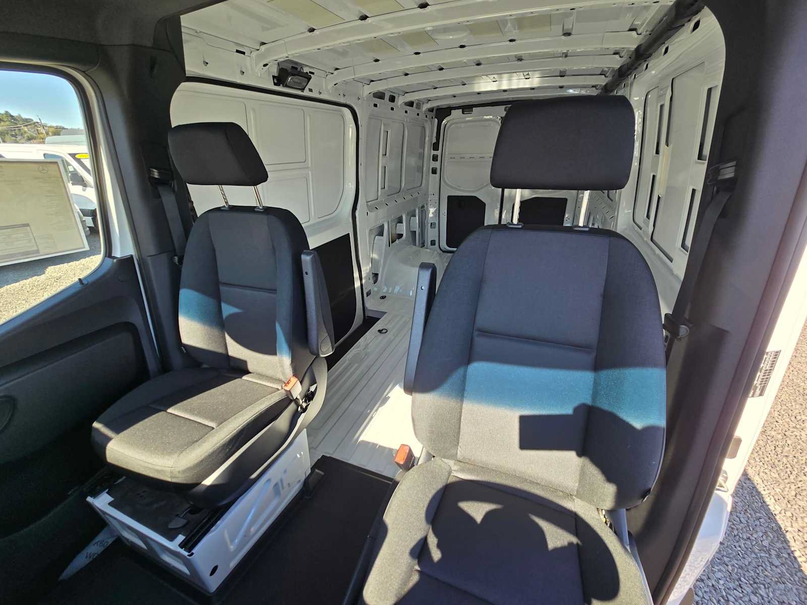 Used 2024 Mercedes-Benz Sprinter 3500 image 18